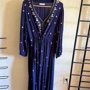 LONG BLUE MAXI DRESS W WHITE EMBROIDERY